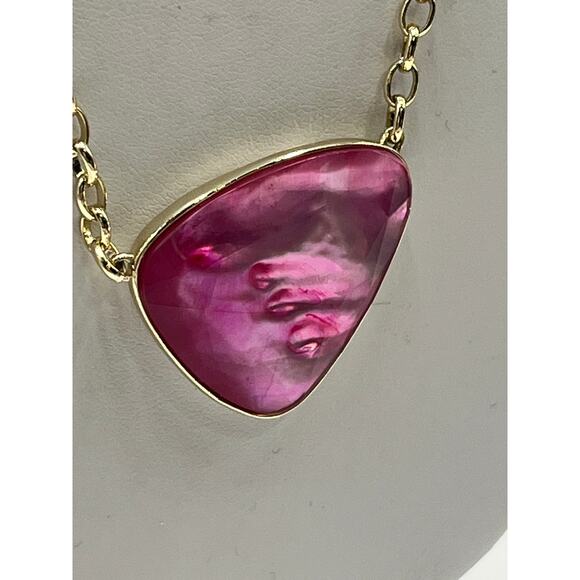 Kendra Scott McKenna Blush Pink Abalone Mother Of Pearl Yellow Gold Necklace - Picture 4 of 13